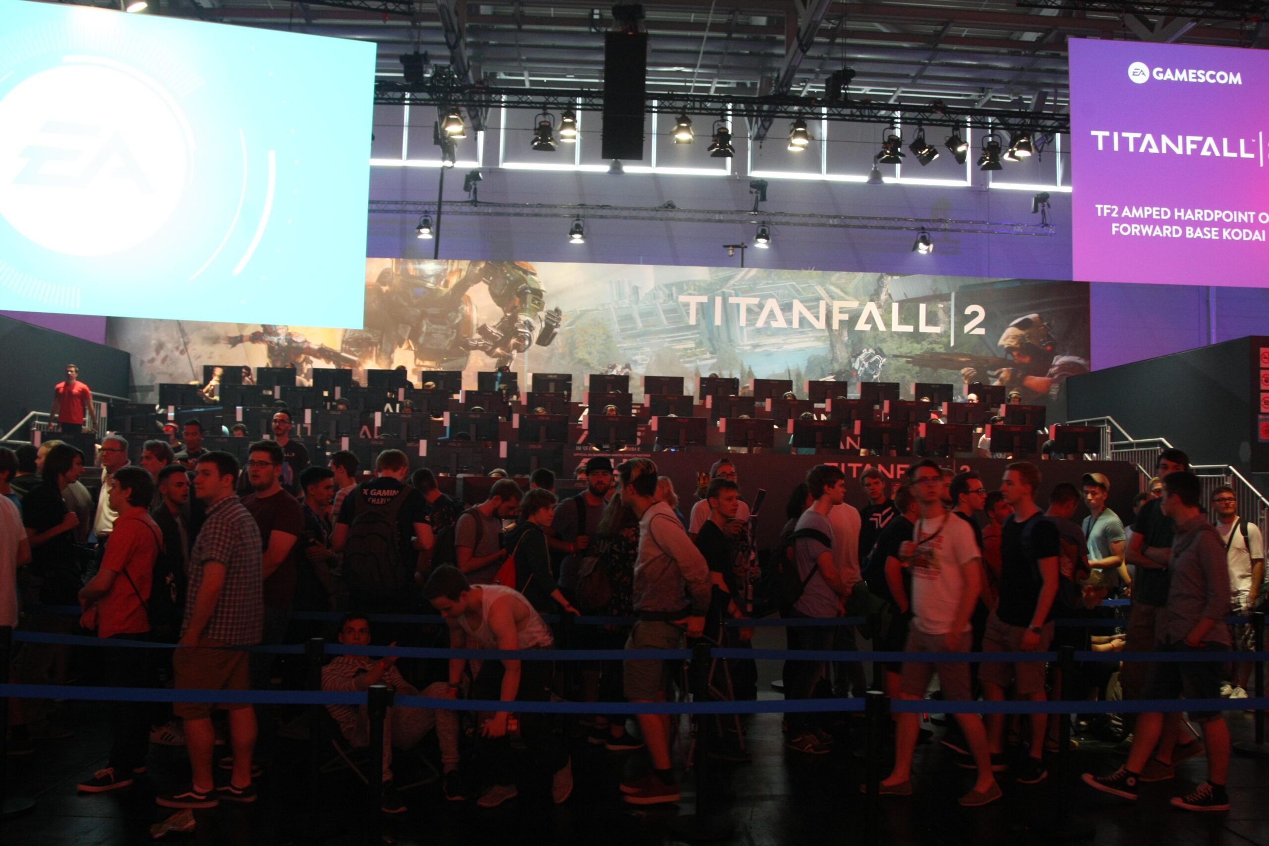 Despite Its Age, Titanfall 2 Maintains a Core Player Base This Year